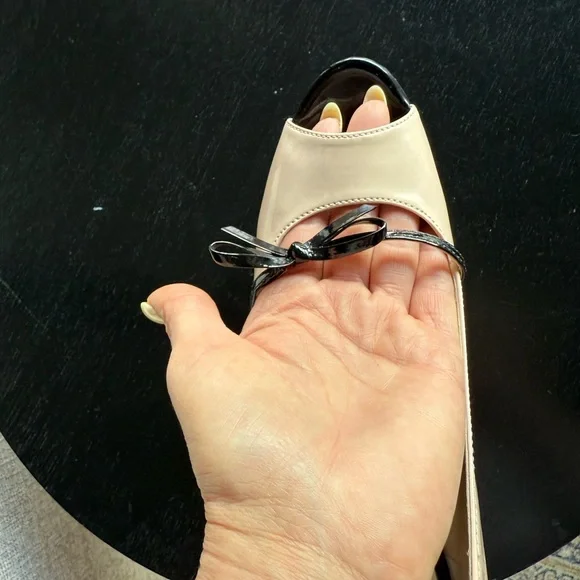 Elegant Cream and Black Peep-Toe Heels - Picture 10 of 13